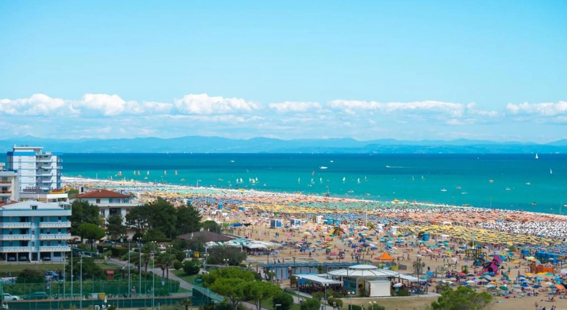Cozy Two-Bedroom Apartment In A Seafront Building Bibione