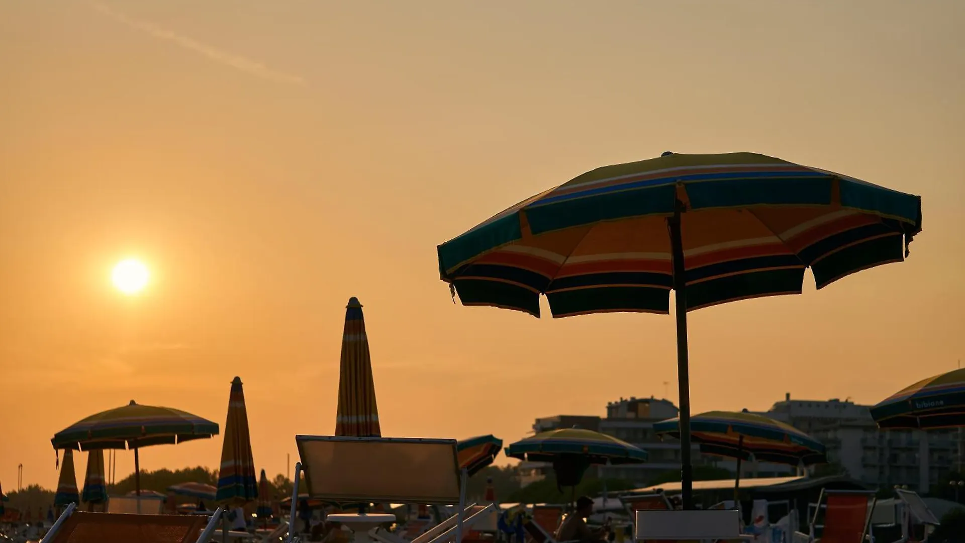 Cozy Two-Bedroom Apartment In A Seafront Building Bibione