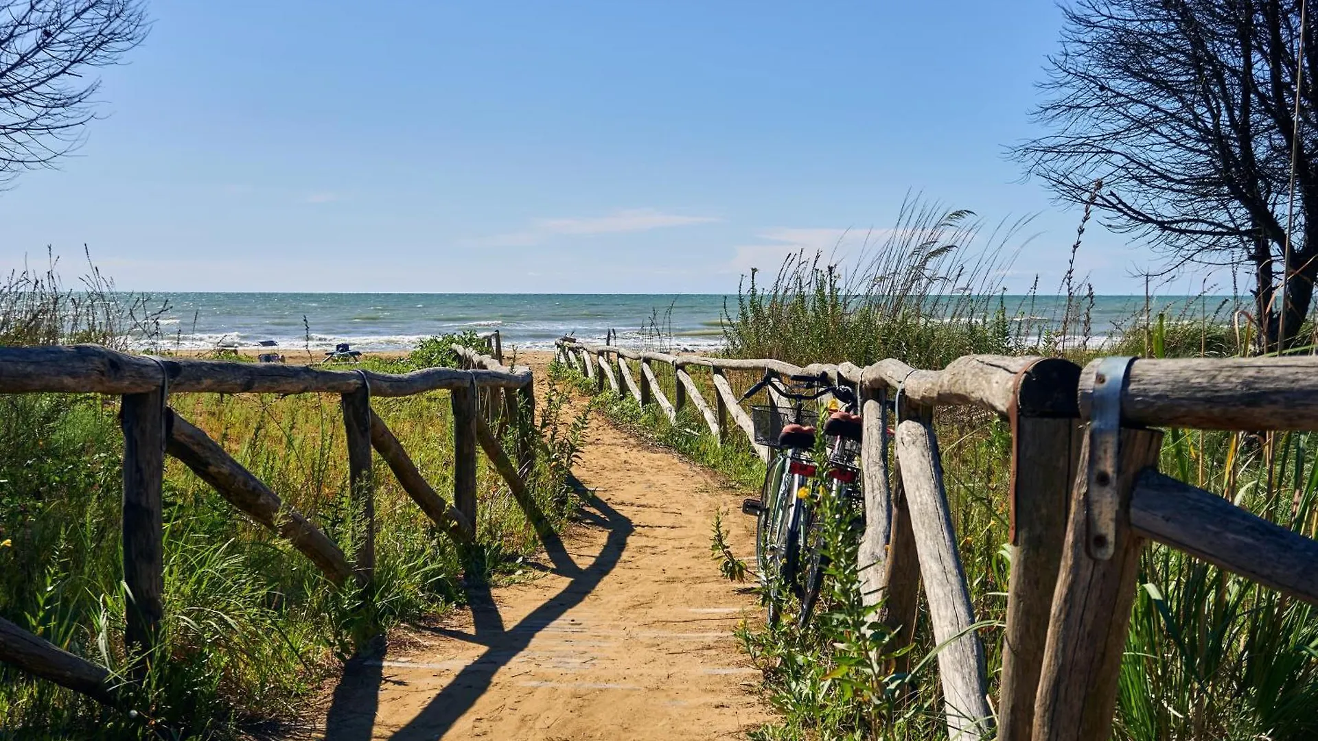 Cozy Two-Bedroom Apartment In A Seafront Building Bibione Italy
